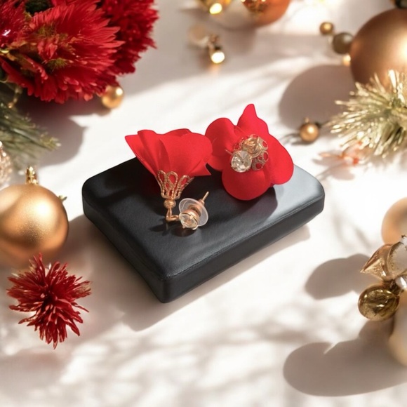 Magenta Pink Flower Petal Earrings with Rhinestones - Picture 3 of 3